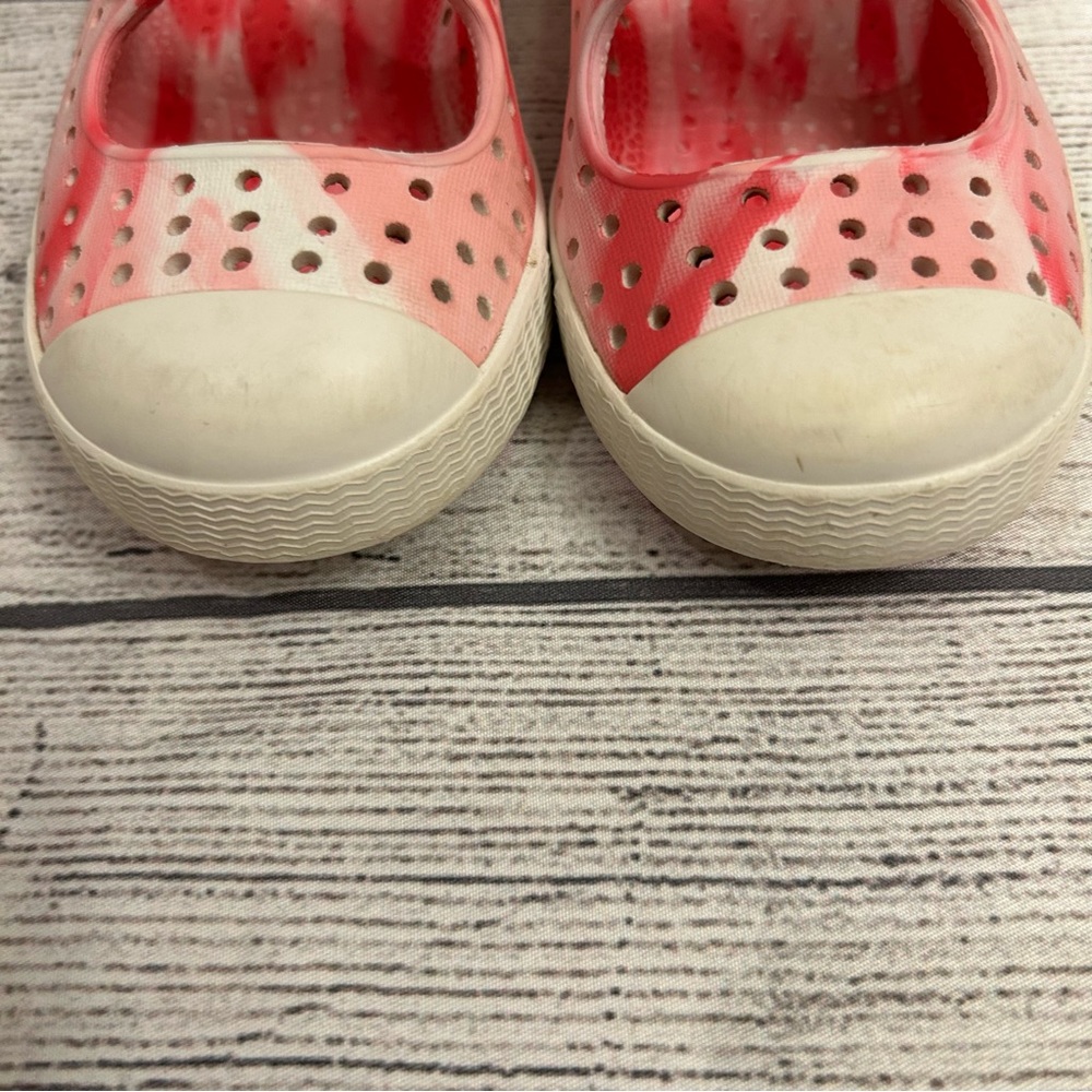 Native Juniper Slip ons size 6 infant - Picture 2 of 8